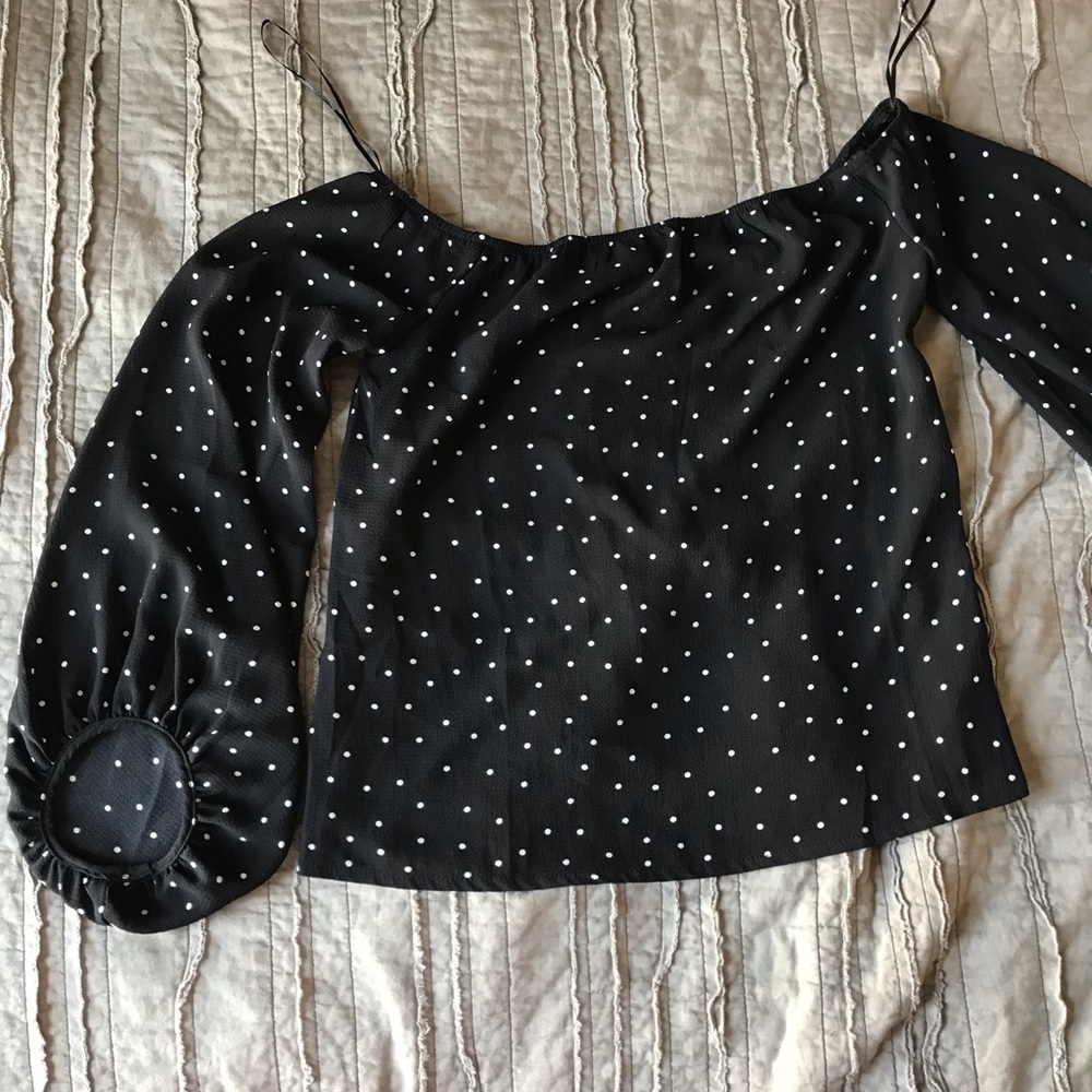 NWOT Off-Shoulder Polka Dot Blouse